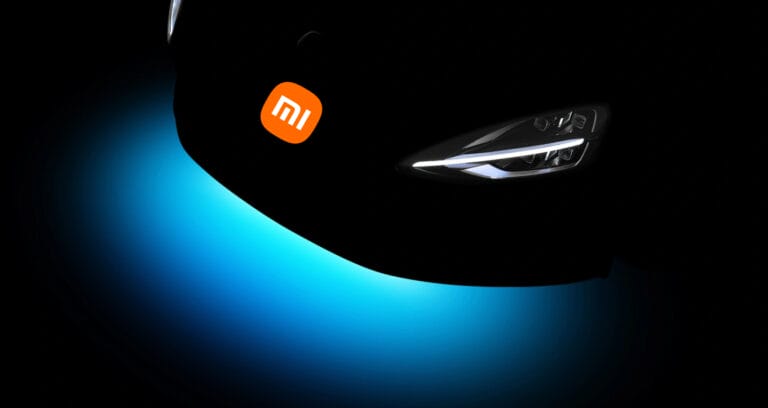 Xiaomi aggiorna il SU7 con le nuove “Underbody Lights” multicolori