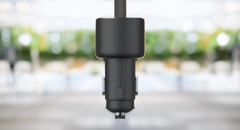 Xiaomi car charger that changes color according to charging speed is on sale