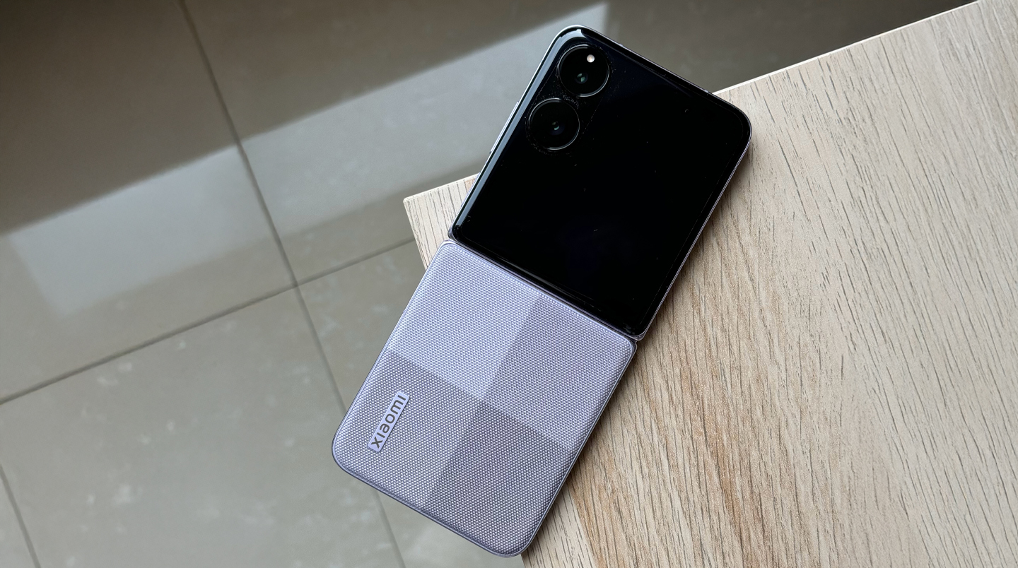 Xiaomi MIX FLIP 2 solves all the missing features of its