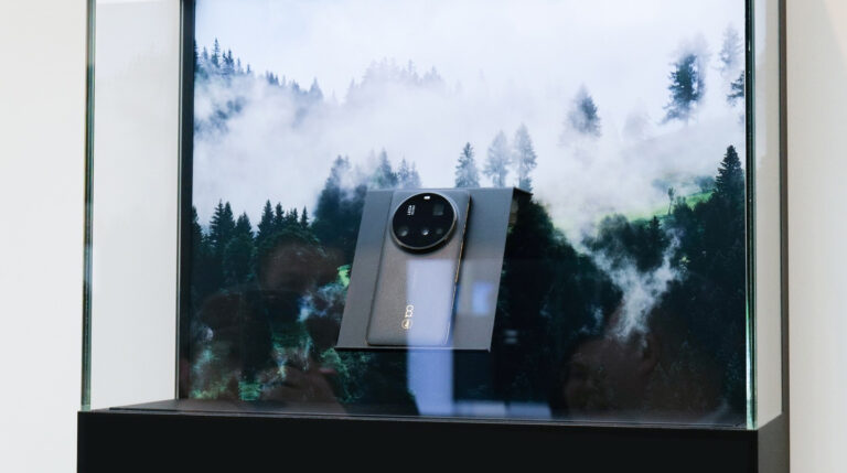 Xiaomi enthüllt die extrem seltene Xiaomi 15 Ultra Leica Anniversary Edition