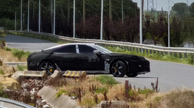 Xiaomi SU7L long wheelbase variant spotted testing