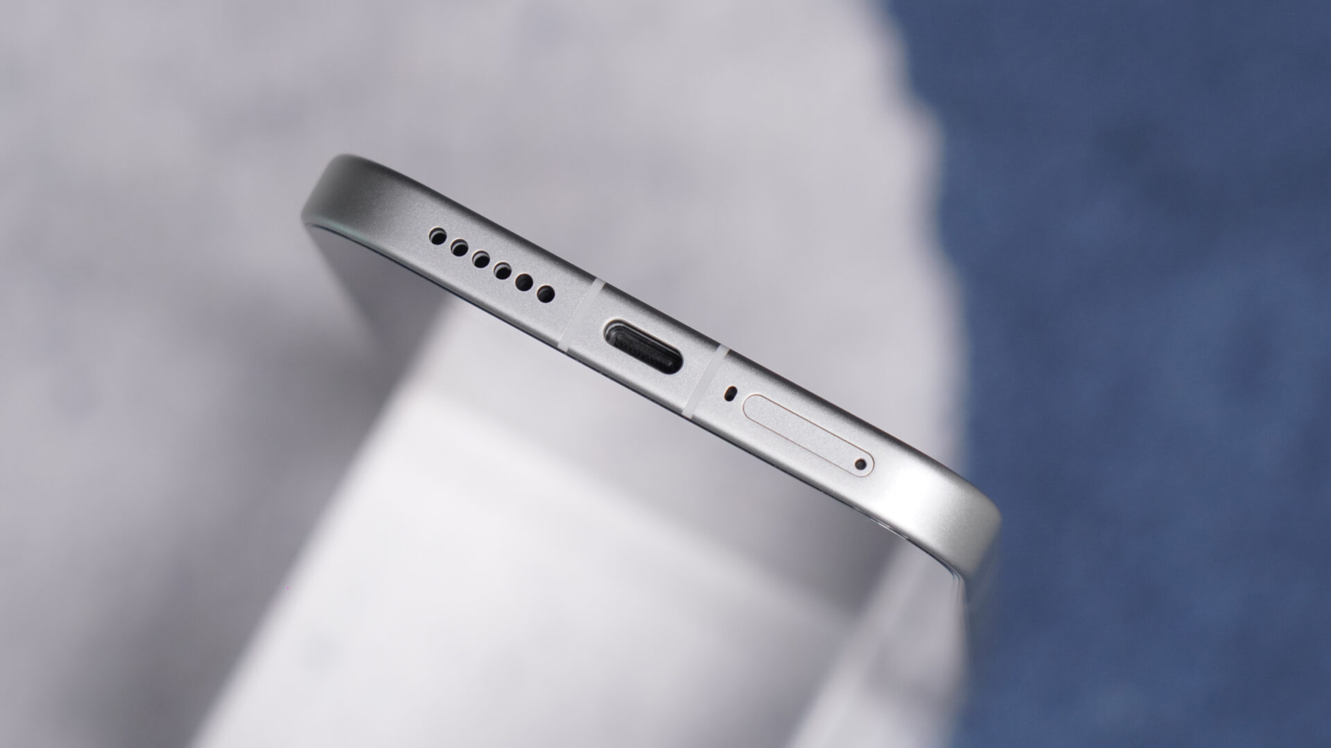 Samsung’s upcoming Galaxy S26 takes aim at Xiaomi 17 with 6.9mm body 3 Xiaomi 17