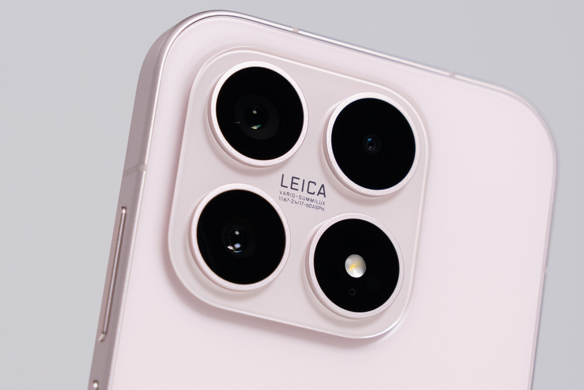 Xiaomi 15 vs Xiaomi 17: Not much changes for compact lovers 6